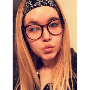 Meet your Posher, Lexi